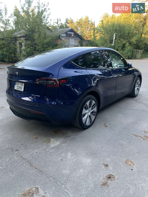 Внедорожник / Кроссовер Tesla Model Y 2023 в Киеве