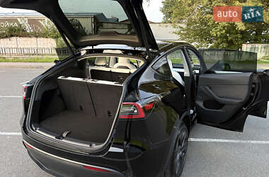 Внедорожник / Кроссовер Tesla Model Y 2024 в 
