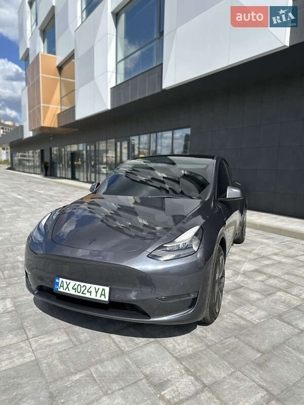 Tesla Model Y 2021