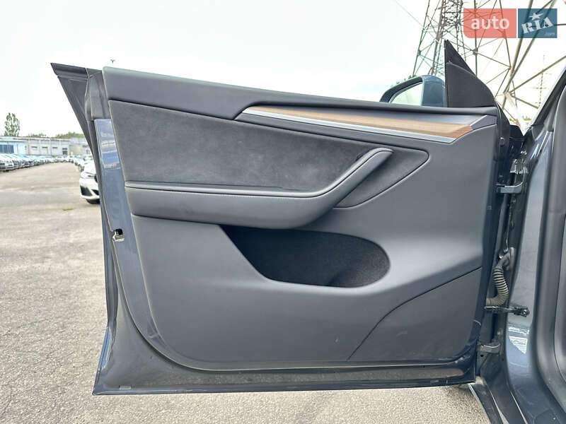 Внедорожник / Кроссовер Tesla Model Y 2023 в Харькове