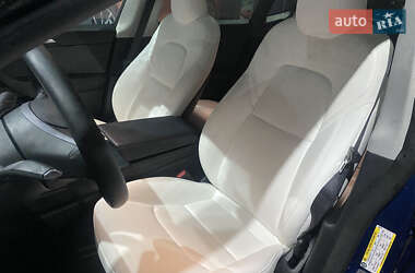 Внедорожник / Кроссовер Tesla Model Y 2024 в 