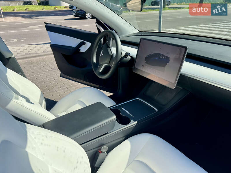 Внедорожник / Кроссовер Tesla Model Y 2022 в Киеве
