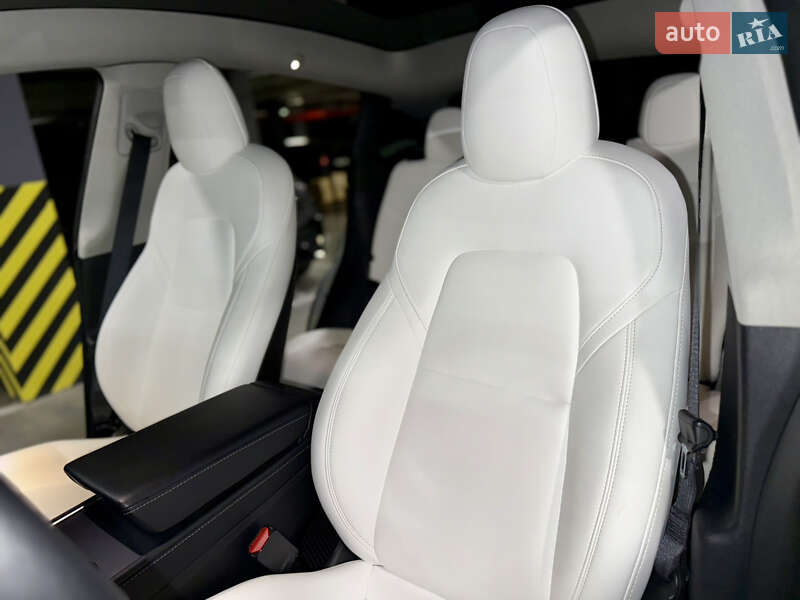 Внедорожник / Кроссовер Tesla Model Y 2021 в Киеве