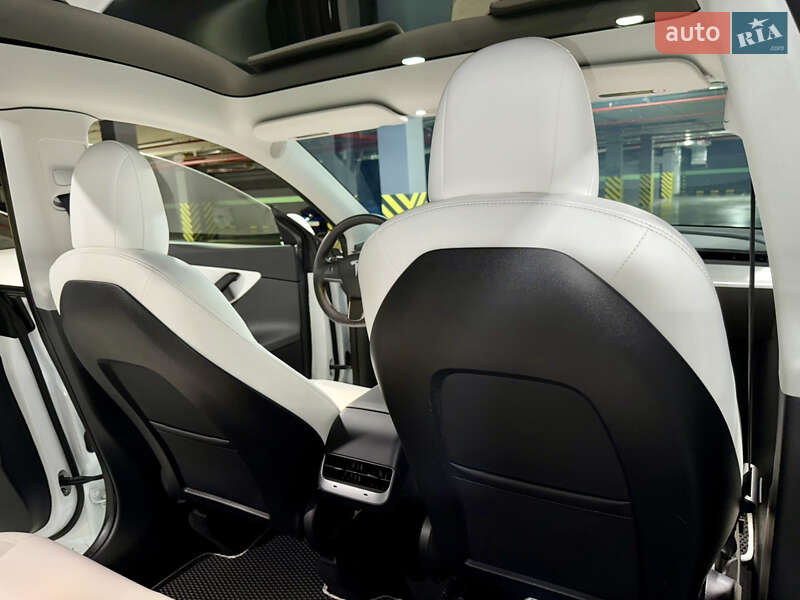Внедорожник / Кроссовер Tesla Model Y 2021 в Киеве
