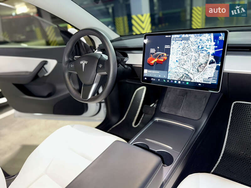 Внедорожник / Кроссовер Tesla Model Y 2021 в Киеве