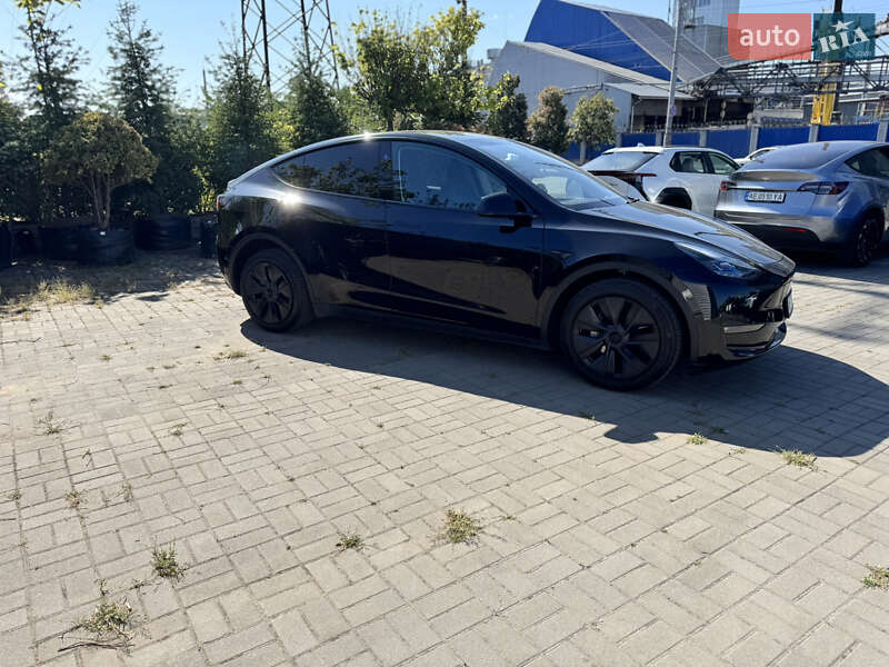 Позашляховик / Кросовер Tesla Model Y 2024 в Дніпрі