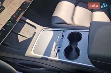 Внедорожник / Кроссовер Tesla Model Y 2023 в 