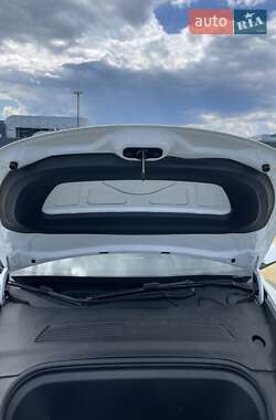 Внедорожник / Кроссовер Tesla Model Y 2021 в 