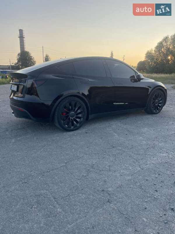 Tesla Model Y 2022