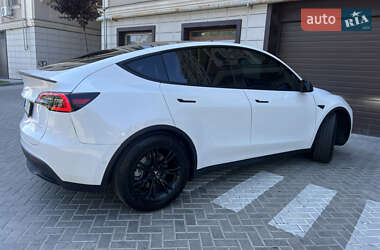Внедорожник / Кроссовер Tesla Model Y 2021 в 