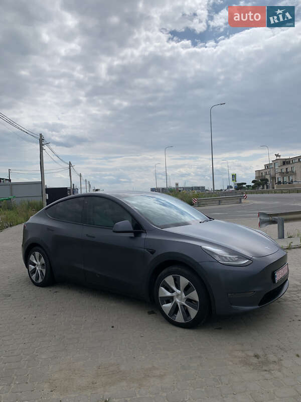 Внедорожник / Кроссовер Tesla Model Y 2020 в Львове