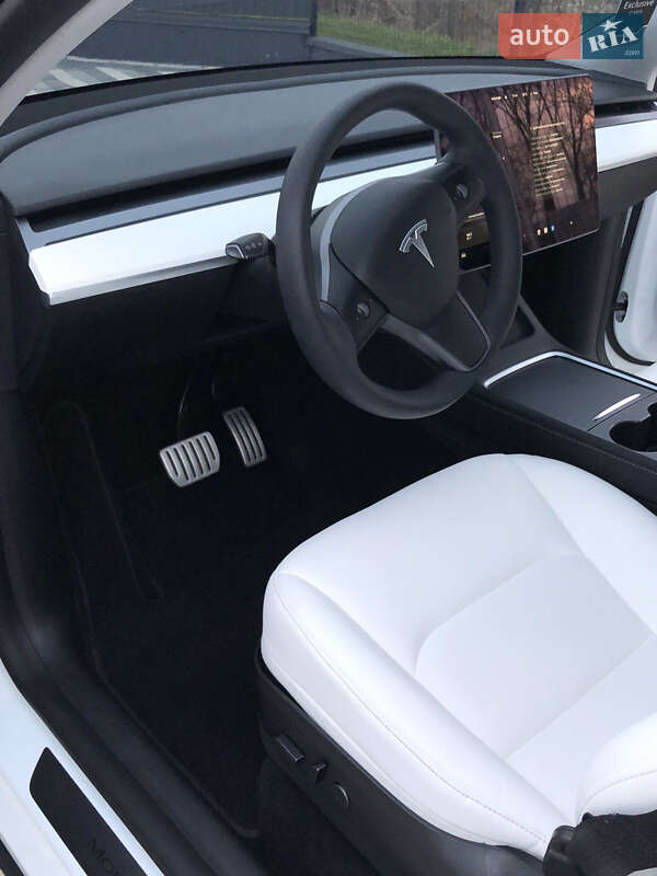 Внедорожник / Кроссовер Tesla Model Y 2021 в Львове