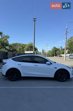 Внедорожник / Кроссовер Tesla Model Y 2021 в 