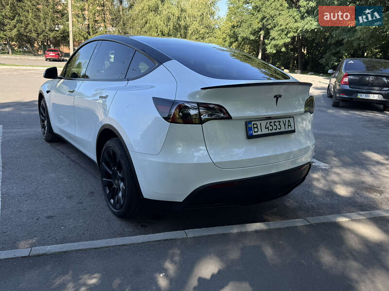 Внедорожник / Кроссовер Tesla Model Y 2024 в 