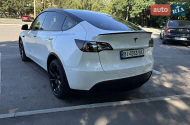 Внедорожник / Кроссовер Tesla Model Y 2024 в 