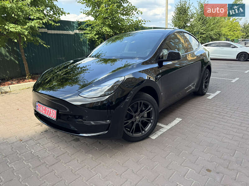 Внедорожник / Кроссовер Tesla Model Y 2024 в 