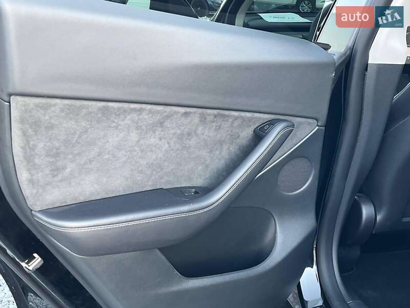 Внедорожник / Кроссовер Tesla Model Y 2022 в Львове