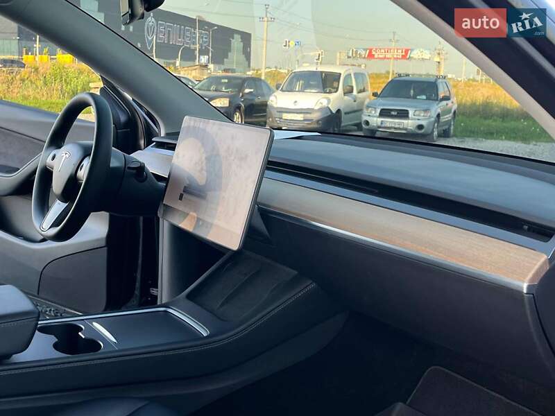 Внедорожник / Кроссовер Tesla Model Y 2022 в Львове