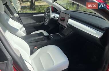 Внедорожник / Кроссовер Tesla Model Y 2024 в 