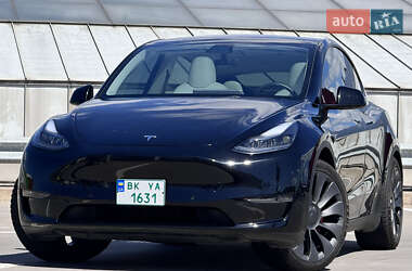 Внедорожник / Кроссовер Tesla Model Y 2021 в 