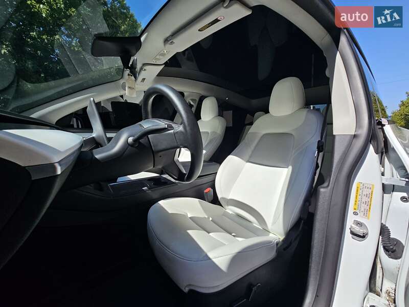 Внедорожник / Кроссовер Tesla Model Y 2023 в Тернополе