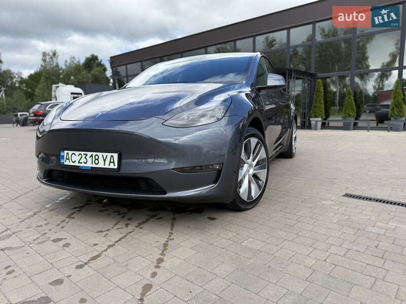 Tesla Model Y 2023