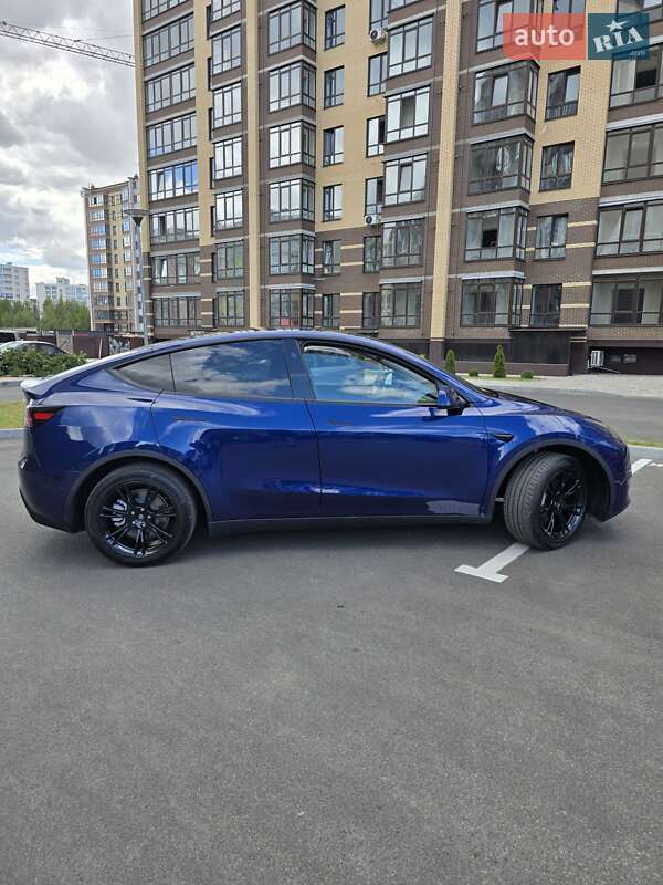 Внедорожник / Кроссовер Tesla Model Y 2024 в 
