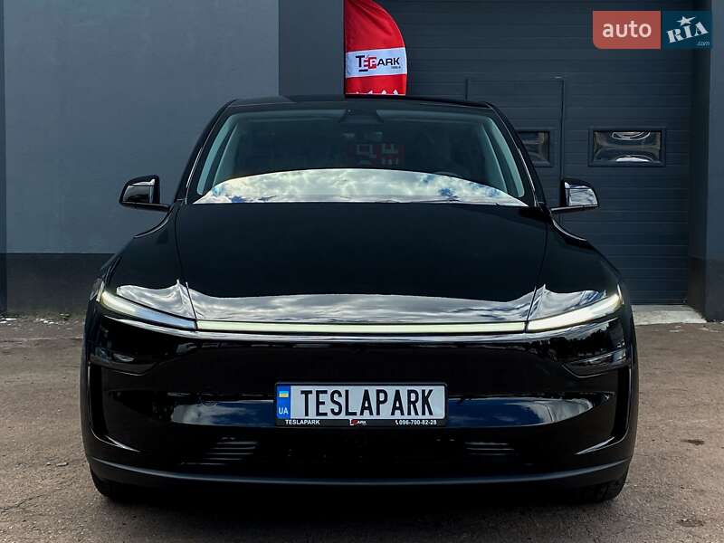 Внедорожник / Кроссовер Tesla Model Y 2025 в Киеве