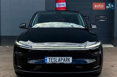 Внедорожник / Кроссовер Tesla Model Y 2025 в 