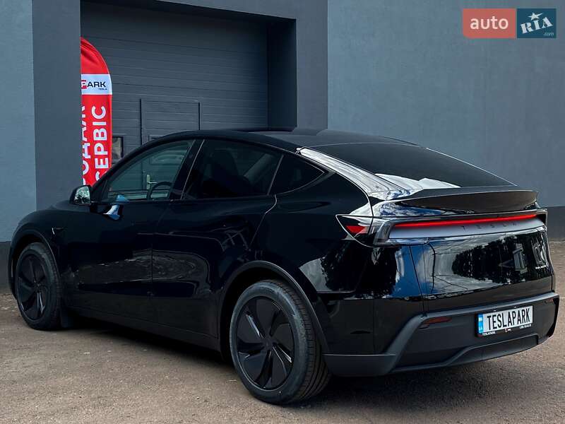Внедорожник / Кроссовер Tesla Model Y 2025 в Киеве