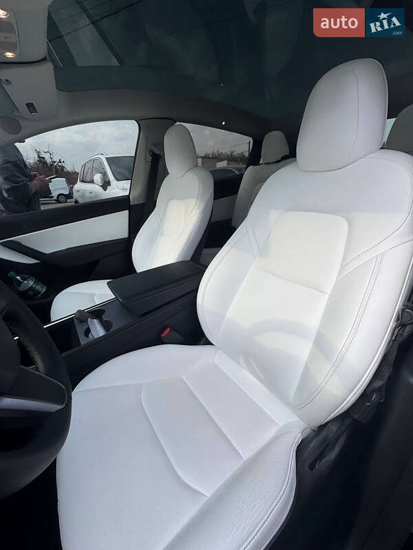 Внедорожник / Кроссовер Tesla Model Y 2022 в Киеве