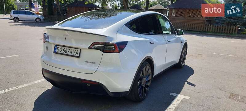 Позашляховик / Кросовер Tesla Model Y 2022 в Львові