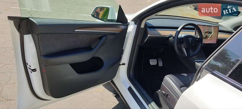 Позашляховик / Кросовер Tesla Model Y 2022 в Львові