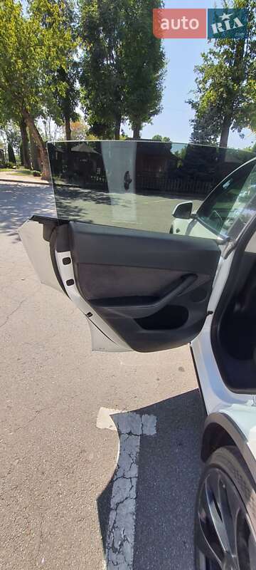 Позашляховик / Кросовер Tesla Model Y 2022 в Львові