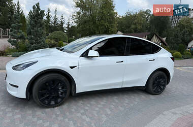 Внедорожник / Кроссовер Tesla Model Y 2021 в 