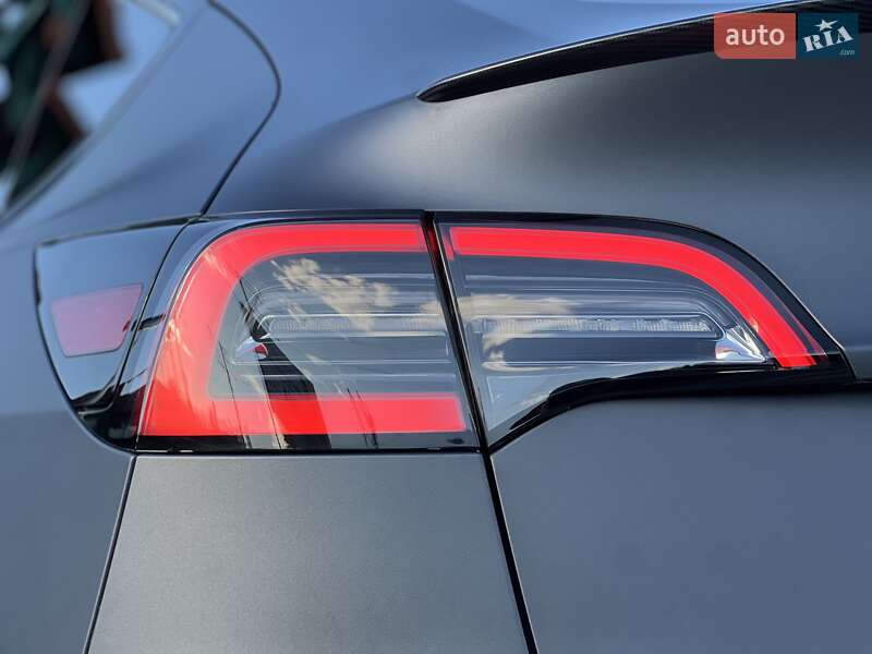 Внедорожник / Кроссовер Tesla Model Y 2022 в Киеве