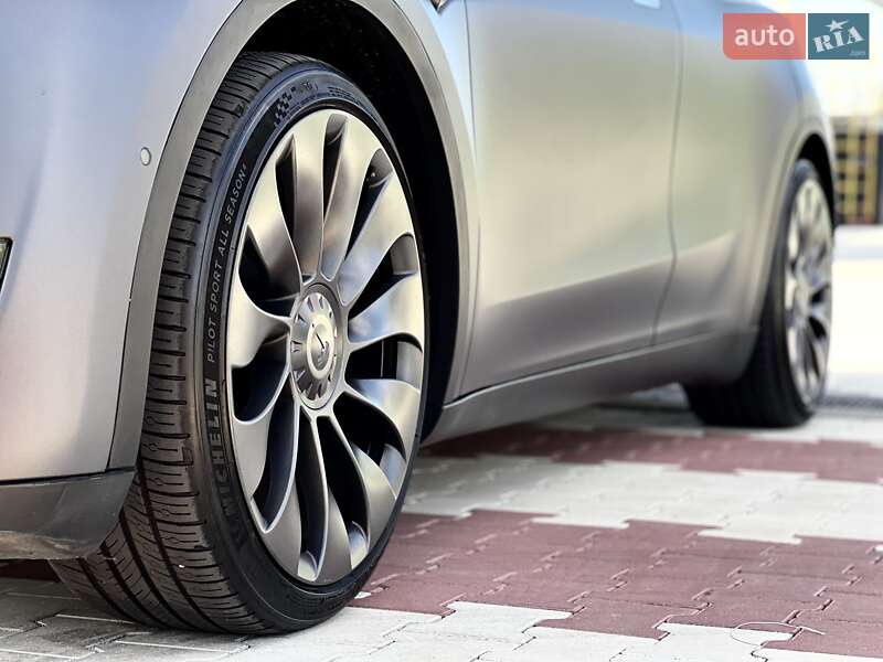 Внедорожник / Кроссовер Tesla Model Y 2022 в Киеве