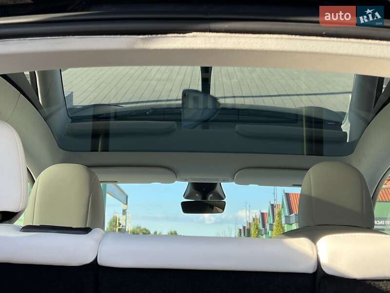 Внедорожник / Кроссовер Tesla Model Y 2022 в Киеве