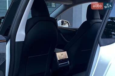 Внедорожник / Кроссовер Tesla Model Y 2025 в 