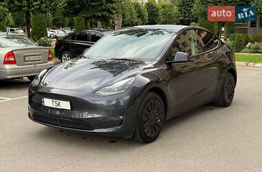 Позашляховик / Кросовер Tesla Model Y 2024 в 