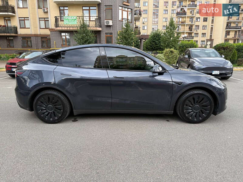 Позашляховик / Кросовер Tesla Model Y 2024 в Києві