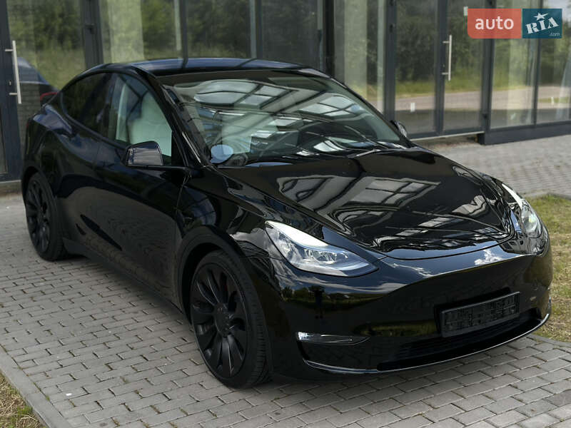 Tesla Model Y 2023