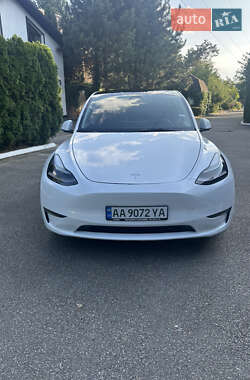 Позашляховик / Кросовер Tesla Model Y 2023 в 