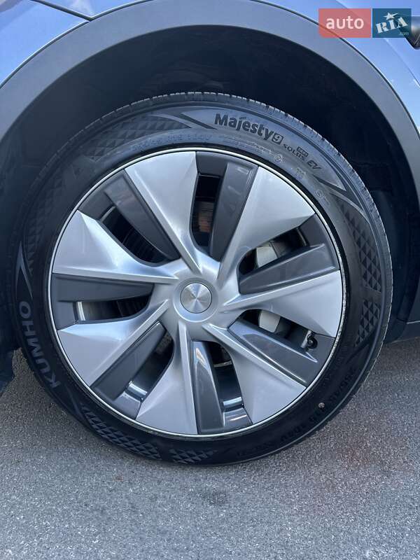 Позашляховик / Кросовер Tesla Model Y 2023 в Чернігові