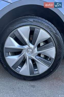 Внедорожник / Кроссовер Tesla Model Y 2023 в 