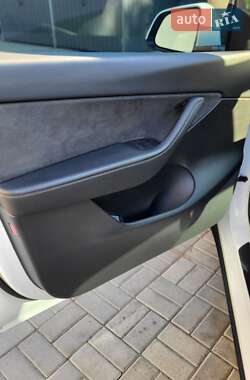 Внедорожник / Кроссовер Tesla Model Y 2022 в 