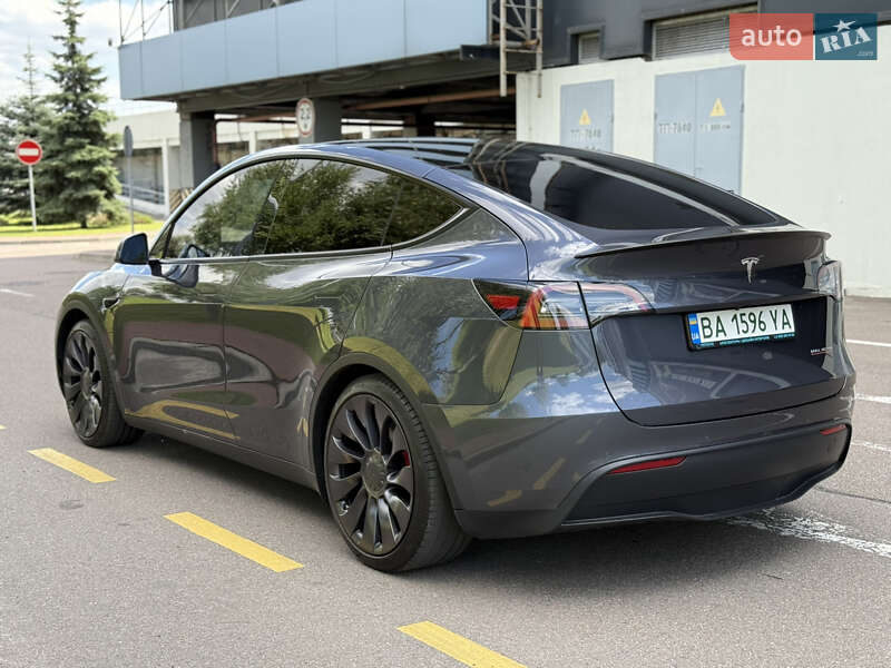 Внедорожник / Кроссовер Tesla Model Y 2021 в Киеве