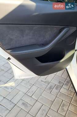 Внедорожник / Кроссовер Tesla Model Y 2022 в 
