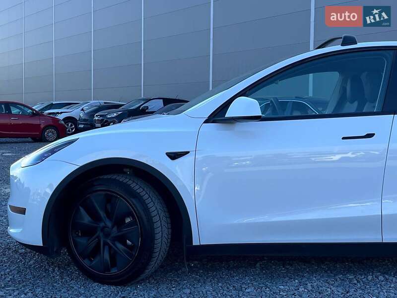 Внедорожник / Кроссовер Tesla Model Y 2024 в Львове