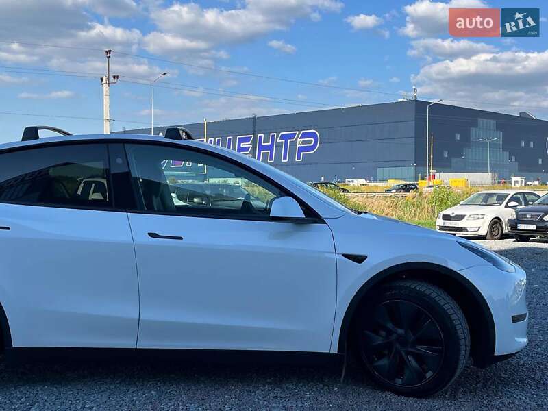 Внедорожник / Кроссовер Tesla Model Y 2024 в Львове